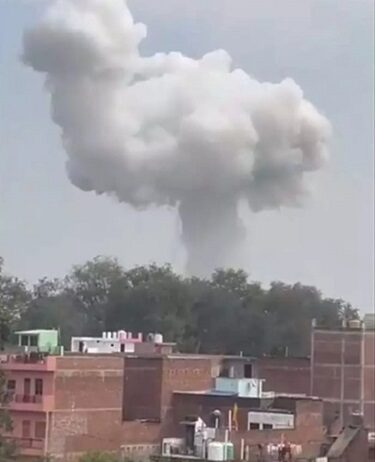 पटाखा फैक्ट्री में विस्फोट पटाखा फैक्ट्री में विस्फोट