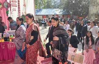 खूब पसंद आई कैदियों की हस्त निर्मित वस्तुएं खूब पसंद आई कैदियों की हस्त निर्मित वस्तुएं