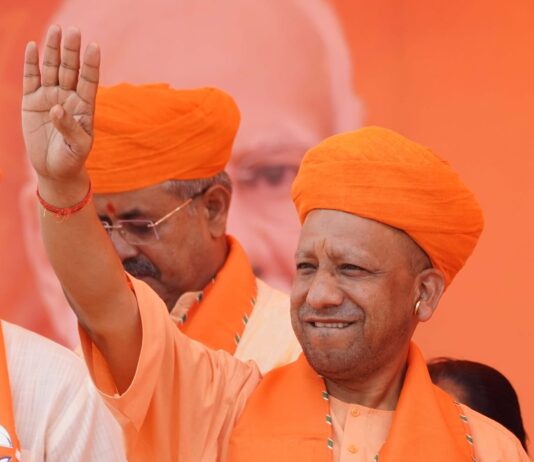 कांग्रेस को बना दीजिए इतिहास-योगी