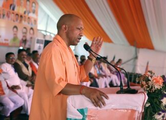 अब मथुरा की ओर बढ़ चले हैं-योगी अब मथुरा की ओर बढ़ चले हैं-योगी