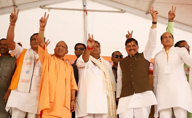 स्वार्थ का गठबंधन है सपा-कांग्रेस-योगी स्वार्थ का गठबंधन है सपा-कांग्रेस-योगी