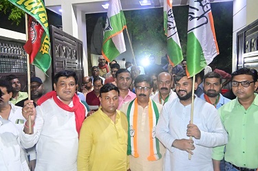 मुकेश सिंह की लोकप्रियता से बौखलाई भाजपा मुकेश सिंह की लोकप्रियता से बौखलाई भाजपा