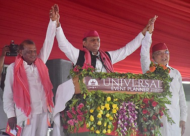 सरकार बनते ही किसानों का कर्ज होगा मांफ-अखिलेश