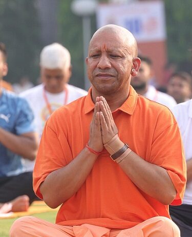 योग को बनाएं दिनचर्या का हिस्सा-योगी योग को बनाएं दिनचर्या का हिस्सा-योगी