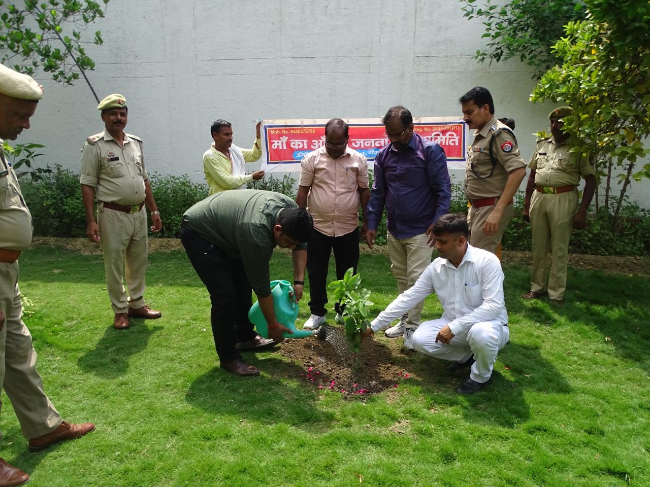 Photo of पर्यावरण संतुलन के लिए पौधरोपण जरूरी-अधीक्षक