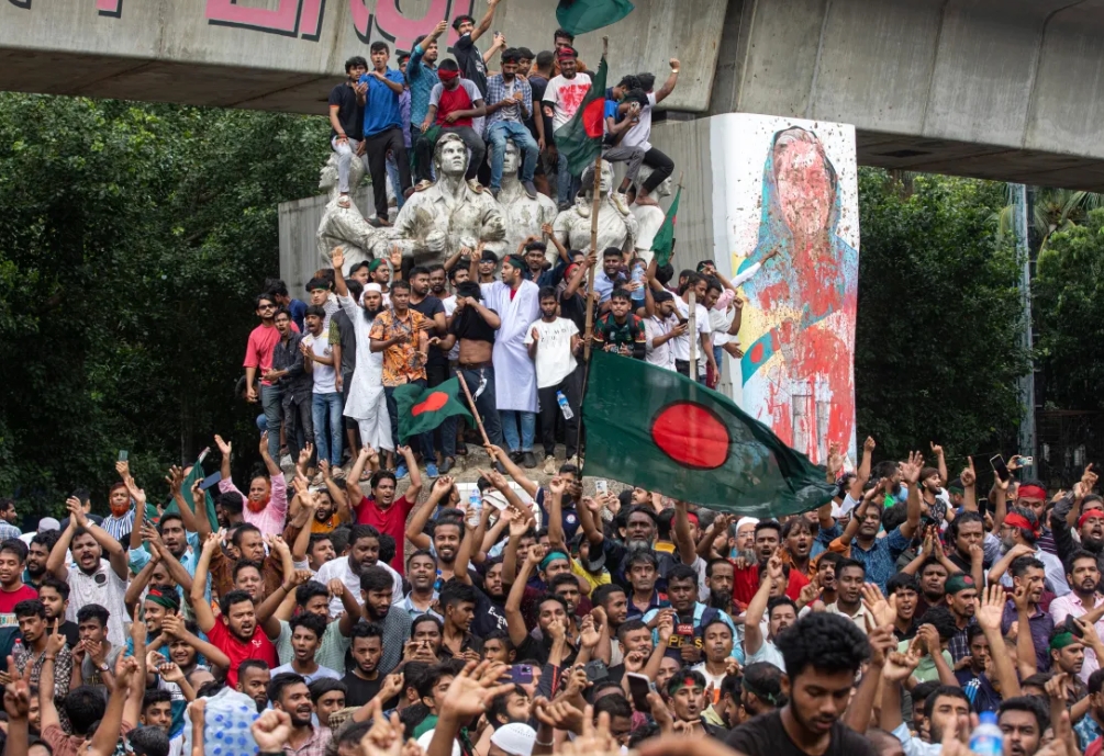 Photo of पड़ोसी राष्ट्रों में बढ़ती अस्थिरता बढ़ाती भारत की चिंता