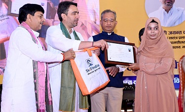 UP में युवाओं को बनाया जा रहा हुनरमंद UP में युवाओं को बनाया जा रहा हुनरमंद