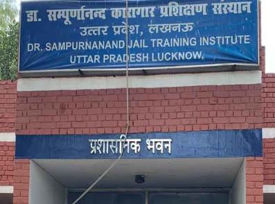 5 लाख मिलने के बाद परोस दी पूड़ी सब्जी..!