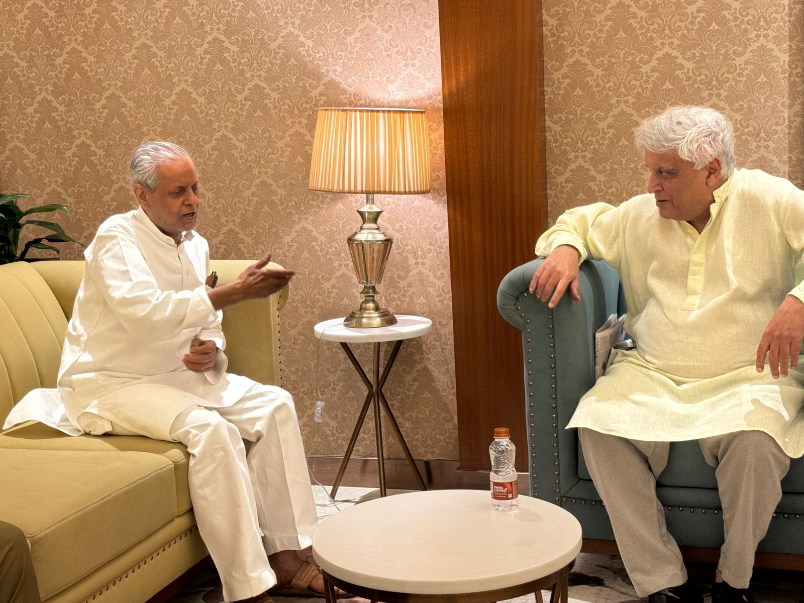 Photo of अखिलेश यादव पर जावेद अख्तर का भरोसा