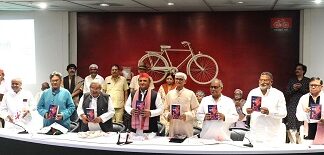 अखिलेश ने वरिष्ठ साहित्यकारों,लेखकों एवं समाजसेवियों का किया सम्मान अखिलेश ने वरिष्ठ साहित्यकारों,लेखकों एवं समाजसेवियों का किया सम्मान