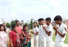 माधुरी पटेल ने क्रिकेट प्रतियोगिता का किया उद्घाटन माधुरी पटेल ने क्रिकेट प्रतियोगिता का किया उद्घाटन