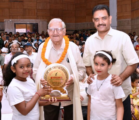 बुजुर्गाे का सम्मान करना हमारी परम्परा नहीं नैतिक जिम्मेदारी-असीम अरुण