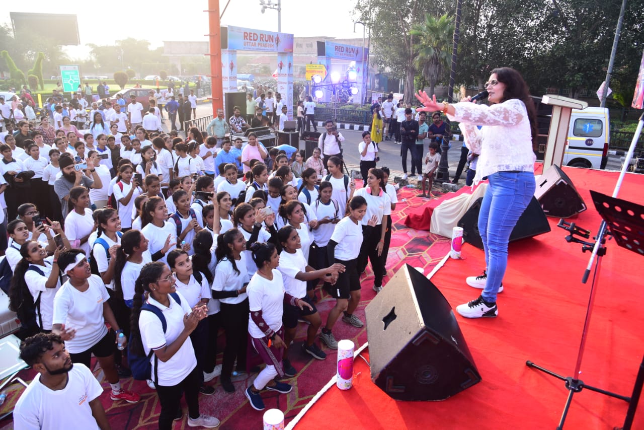 Photo of एड्स जागरूकता: दौड़े हजारों छात्र-छात्राएं