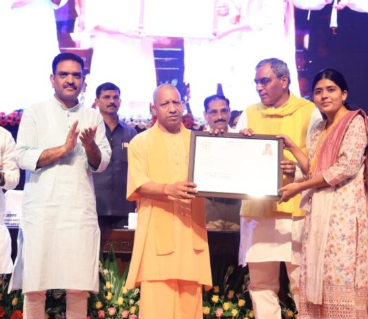 साढ़े सात वर्ष में सात लाख सरकारी नौकरी-योगी