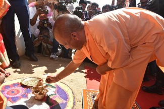 वनटांगिया गांव में दिवाली की खुशियां बांटेंगे मुख्यमंत्री वनटांगिया गांव में दिवाली की खुशियां बांटेंगे मुख्यमंत्री