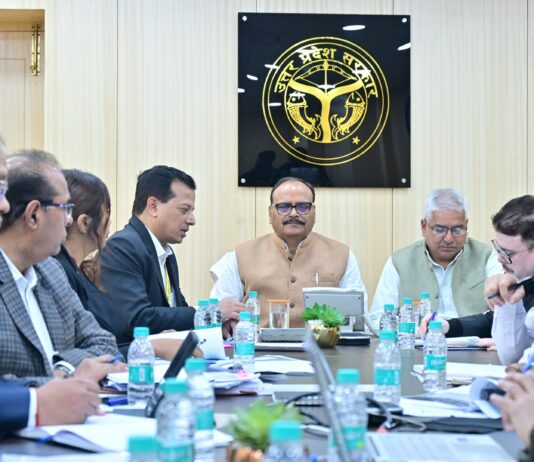 महाकुंभ के लिए स्वास्थ्य महकमा तैयार-ब्रजेश पाठक महाकुंभ के लिए स्वास्थ्य महकमा तैयार-ब्रजेश पाठक