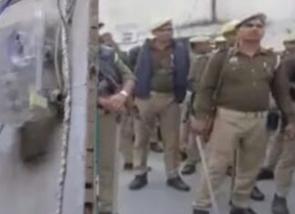 सपा सांसद के घर पहुंची बिजली विभाग की टीम