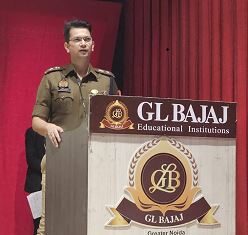 जी एल बजाज कालेज में पुलिस पाठशाला आयोजित जी एल बजाज कालेज में पुलिस पाठशाला आयोजित