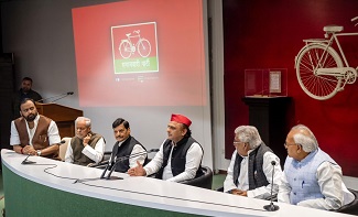 लोकतंत्र में एकतंत्र चलाना चाहती है भाजपा-अखिलेश यादव लोकतंत्र में एकतंत्र चलाना चाहती है भाजपा-अखिलेश यादव