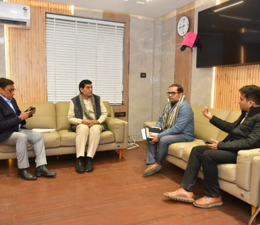 महाकुंभ तैयारी को आख़िरी स्वरूप देने प्रयागराज पहुँचे- ए.के.शर्मा