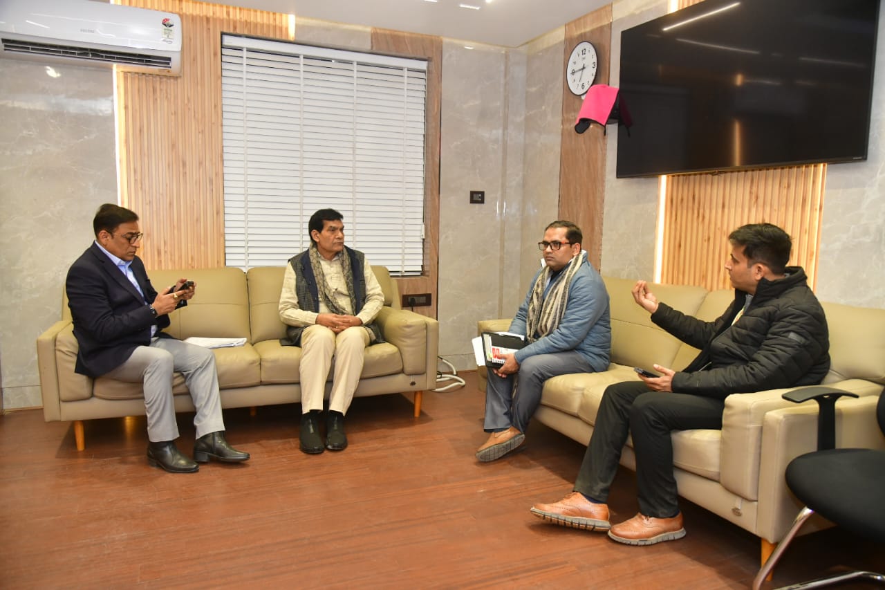 Photo of महाकुंभ तैयारी को आख़िरी स्वरूप देने प्रयागराज पहुँचे- ए.के.शर्मा