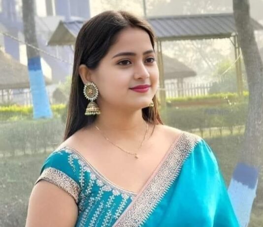 लंदन में बेटी-दामाद के साथ…