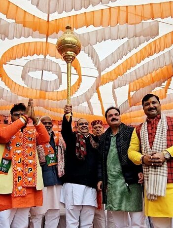 चन्द्रभानु के नामांकन में भाजपा का शक्ति प्रदर्शन चन्द्रभानु के नामांकन में भाजपा का शक्ति प्रदर्शन