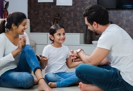 चिंताजनक है बच्चों के साथ समय न बिताना