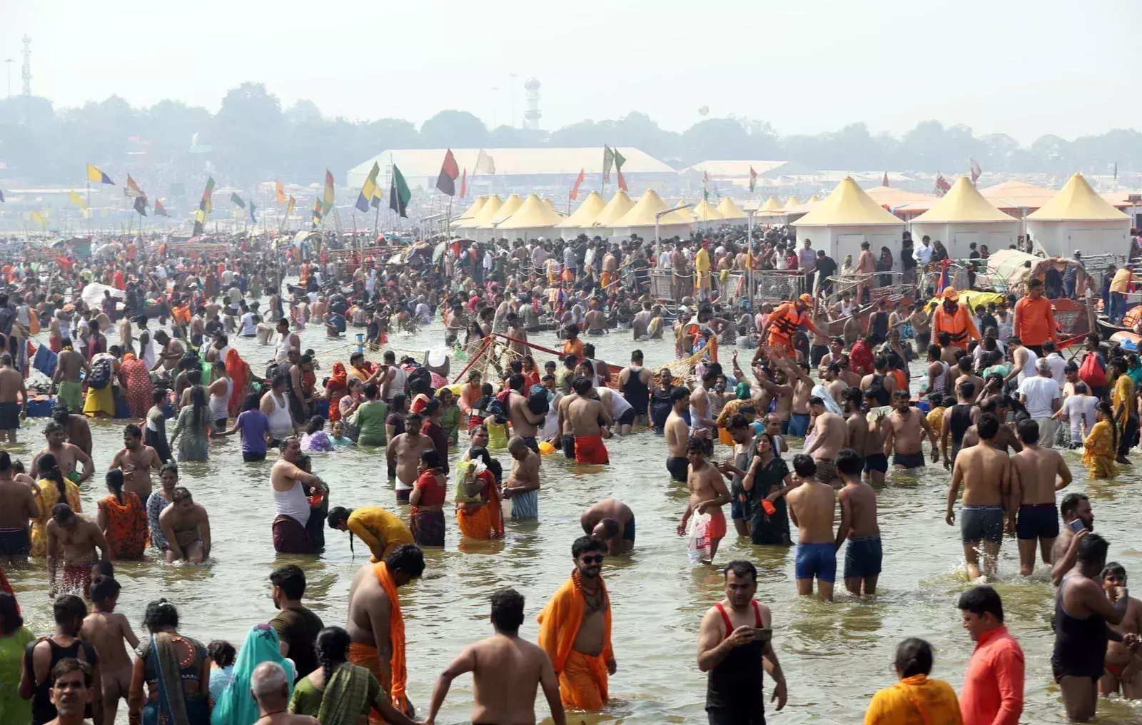 Photo of कितनी उचित है गंगाजल पर बयान बाजी