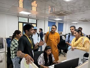 नासिक टीम महाकुम्भ अध्ययन करने पहुंची नासिक टीम महाकुम्भ अध्ययन करने पहुंची