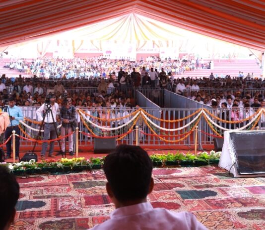 CM युवा बनेगा आत्मनिर्भर उत्तर प्रदेश और आत्मनिर्भर भारत का आधार