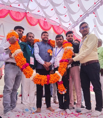 अच्छी शिक्षा से भविष्य संवर सकता है-अमरपाल सिंह लोधी अच्छी शिक्षा से भविष्य संवर सकता है-अमरपाल सिंह लोधी