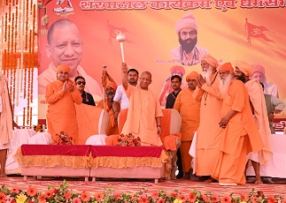 महाकुंभ में संतों ने समाज को जोड़ा-योगी महाकुंभ में संतों ने समाज को जोड़ा-योगी