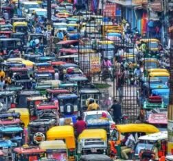 अनधिकृत ई-रिक्शा के खिलाफ कार्रवाई जारी अनधिकृत ई-रिक्शा के खिलाफ कार्रवाई जारी