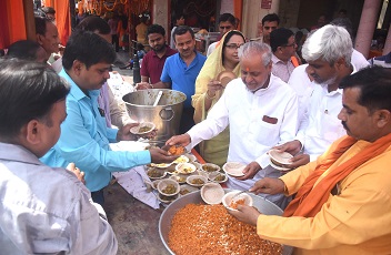 तीसरे मंगल पर विधिवत सुंदरकांड पाठ एवं भंडारे का आयोजन