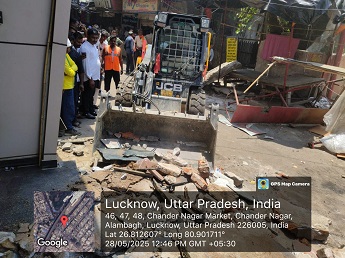 अवैध अतिक्रमण पर चला बुलडोजर अवैध अतिक्रमण पर चला बुलडोजर