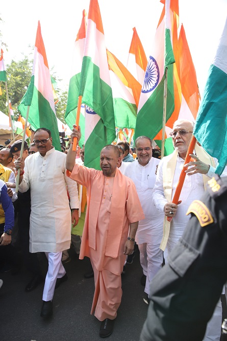 आतंकवाद एक दिन पाकिस्तान को भी निगल लेगा-योगी आतंकवाद एक दिन पाकिस्तान को भी निगल लेगा-योगी