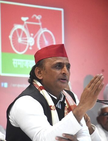 आतंकवाद को जड़ से खत्म करने के लिए सरकार के साथ सपा आतंकवाद को जड़ से खत्म करने के लिए सरकार के साथ सपा