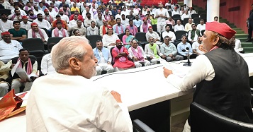 देश की सीमाएं मजबूत और सुरक्षित रखनी होगी-अखिलेश यादव देश की सीमाएं मजबूत और सुरक्षित रखनी होगी-अखिलेश यादव
