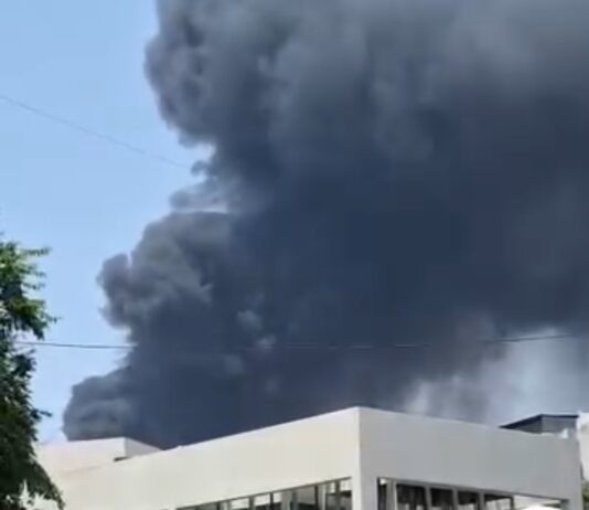 लंदन जा रहा प्लेन क्रैश प्लेन में 242 यात्री सवार