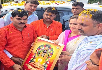 किसानों की समस्याएं नहीं रहेंगी अनसुनी-अपर्णा यादव किसानों की समस्याएं नहीं रहेंगी अनसुनी-अपर्णा यादव