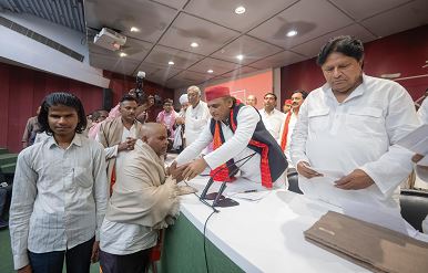 भाजपा सरकार अलोकतांत्रिक और हार्टलेस-अखिलेश यादव भाजपा सरकार अलोकतांत्रिक और हार्टलेस-अखिलेश यादव