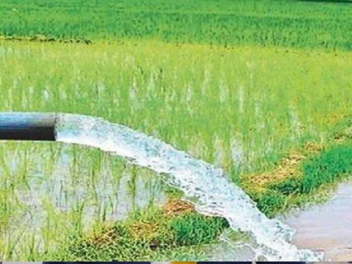 योगी साकार हर खेत तक पहुंचा रही पानी की धार