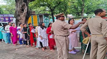 यूपी के सभी 75 जिलों में सकुशल संपन्न हुई आरओ/एआरओ परीक्षा