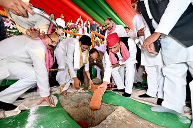 आजमगढ़ से भावनात्मक जुड़ाव-अखिलेश यादव आजमगढ़ से भावनात्मक जुड़ाव-अखिलेश यादव