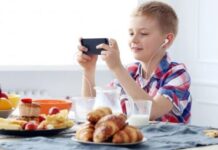 बदलती जीवनशैली ने छीनी मासूमियत..! बदलती जीवनशैली ने छीनी मासूमियत..!