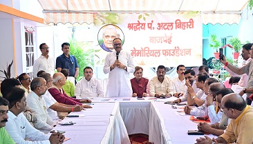 अटल जी की पुण्यतिथि पर होगा काव्य समागम-ब्रजेश पाठक अटल जी की पुण्यतिथि पर होगा काव्य समागम-ब्रजेश पाठक