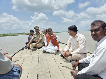 विधायक ने एसडीएम के साथ सरयू के जलस्तर का किया निरीक्षण
