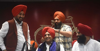 2027 में सपा सरकार बनाना सिख समाज कि इज्ज़त का सवाल 2027 में सपा सरकार बनाना सिख समाज कि इज्ज़त का सवाल