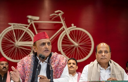 मुख्यमंत्री जी नकलची मुख्यमंत्री हैं:अखिलेश यादव मुख्यमंत्री जी नकलची मुख्यमंत्री हैं:अखिलेश यादव